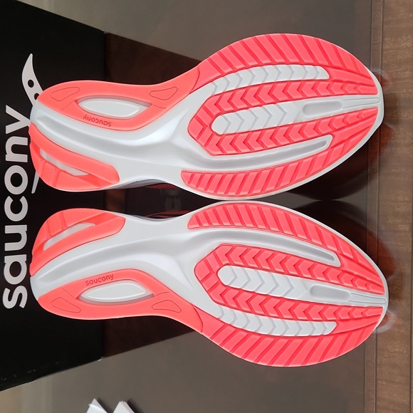 Saucony Guide 15 Sneakers. NEW in Box! Night Rose/Sunstone - Picture 13 of 15